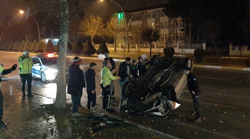 Çorum'da takla atan otomobilin sürücüsü yaralandı