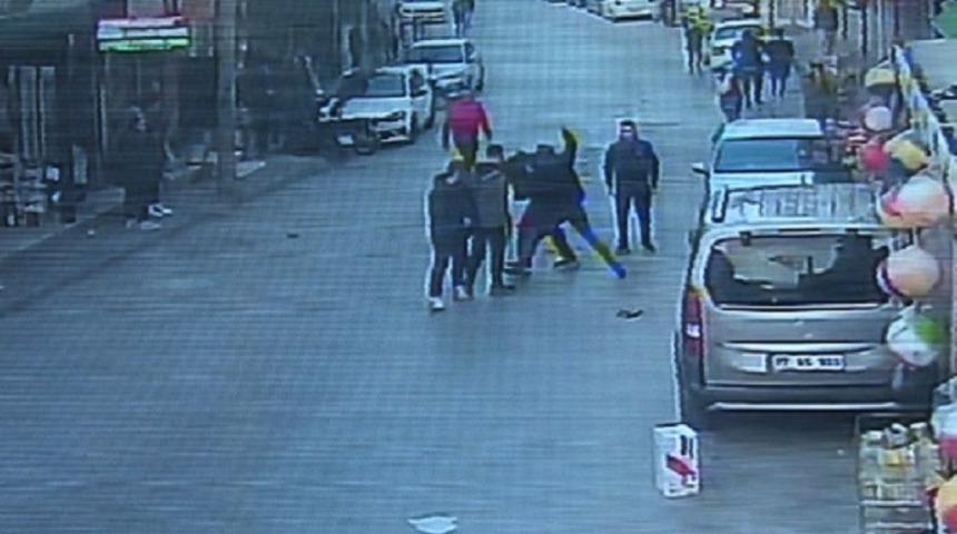 Elektrikli s&uuml;p&uuml;rge hırsızına esnaftan meydan dayağı