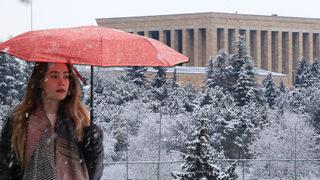 Kar sevinci! Sokaklar beyaz örtüyle kaplandı, kar kalınlığı 10 santimetreye kadar çıktı