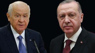 Davutoğlu'ndan Erdoğan ve Bahçeli'ye 'yeniden adaylık' yanıtı: Dikkatli okusunlar