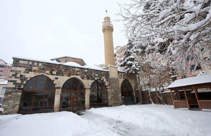 Kar sevinci! Sokaklar beyaz örtüyle kaplandı, kar kalınlığı 10 santimetreye kadar çıktı G5