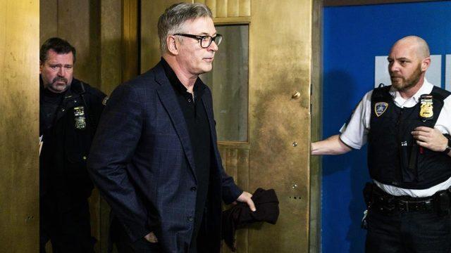 Sette görüntü yönetmenini vurmuştu! Dünyaca ünlü aktör Alec Baldwin'e kasıtsız adam öldürme suçlaması