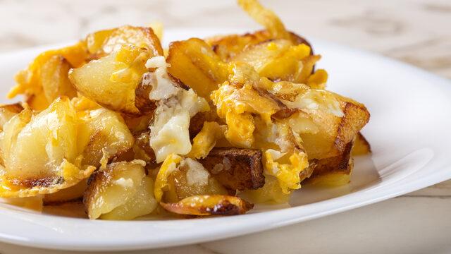 Airfryer kaşarlı patatesli yumurta tarifi: Airfryer'da kaşarlı patatesli yumurta nasıl yapılır?