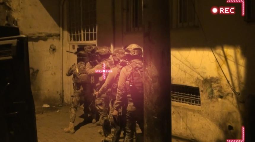 Diyarbakır&rsquo;da 1 ay i&ccedil;erisinde dev narkotik operasyonu: 92 kişi tutuklandı