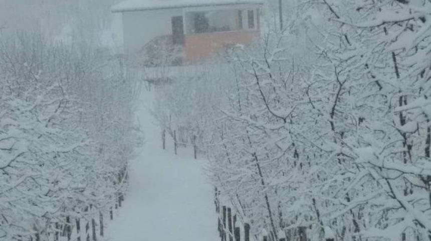 Karadeniz köyleri bembeyaz