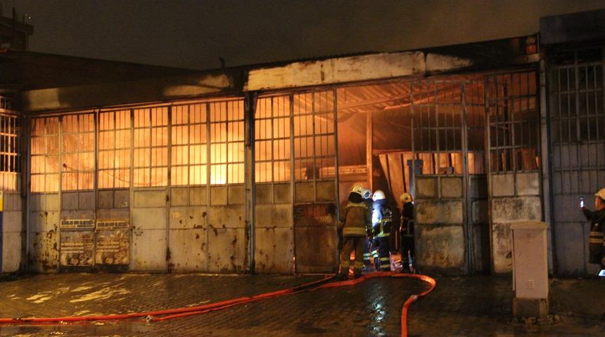 Hatay'da sanayi sitesinde çıkan yangın söndürüldü