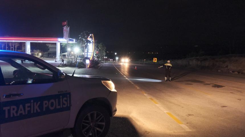 Mersin'deki Sertavul Geçidi, kar nedeniyle ağır vasıtaların geçişine kapatıldı