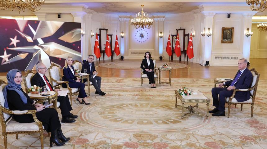 Cumhurbaşkanı Erdoğan'dan canlı yayında altılı masaya sert tepki! "Bunların keyfini bozduk" diyerek açıkladı