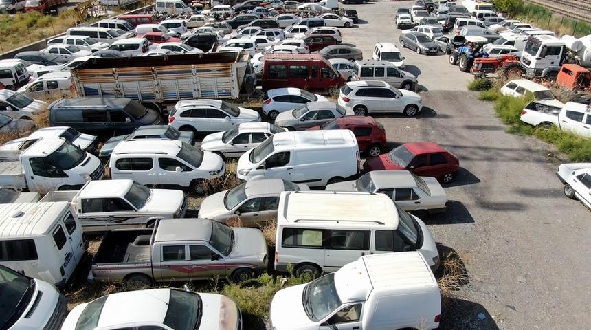 Araç sahipleri neye uğradığını şaşırdı: Tam 105 araç birden… Yediemin otoparkında sırra kadem bastılar