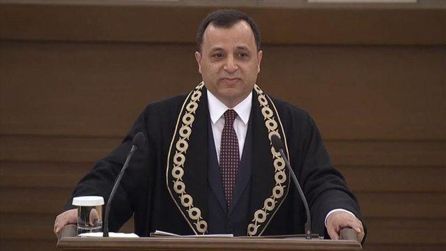 Yeni Anayasa Mahkemesi Başkanı Zühtü Arslan kimdir? Prof. Dr. Zühtü Arslan kaç yaşında, aslen nereli, evli mi?
