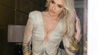 Hadise, Mertens ve eşiyle kutlamadaydı! Dekolteli pozları sorulurken gitmeye çalıştı, kafasını vurdu