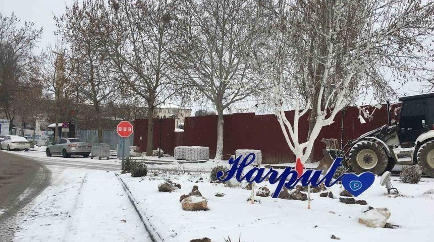 Bin 400 rakımlı Harput beyaza b&uuml;r&uuml;nd&uuml;