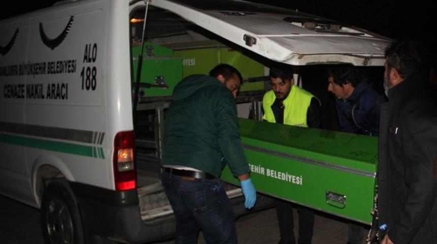 Kızını defalarca bıçakladı ölmeyince boğdu