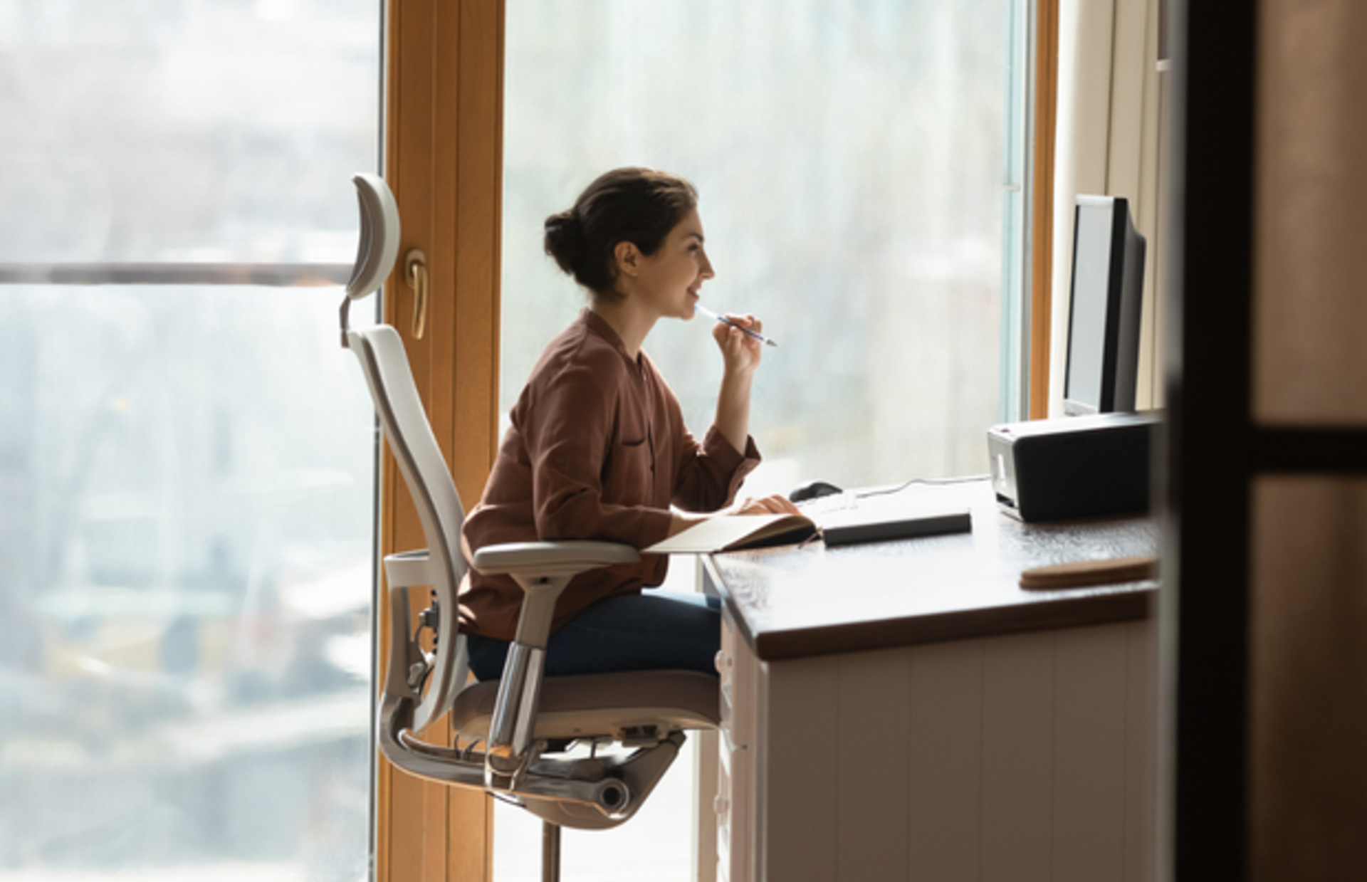 Hem rahat hem elegant görünümüyle çalışma ve oyun odanızın havasını değiştirecek en iyi deri koltuk markaları