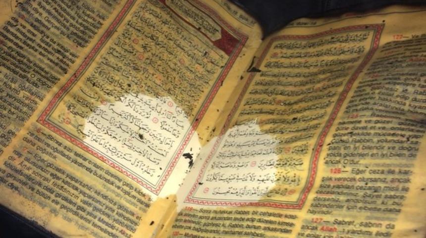 Ev yangında kül oldu, sadece Kuran-ı Kerim yanmadı