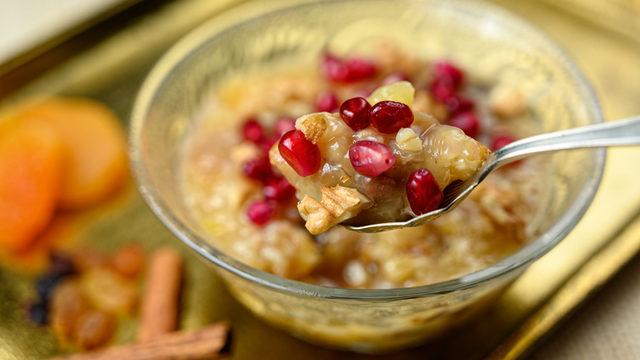 Rengarenk aşure tarifi: Cevizli fındıklı aşure nasıl yapılır? Aşure malzemeleri neler?