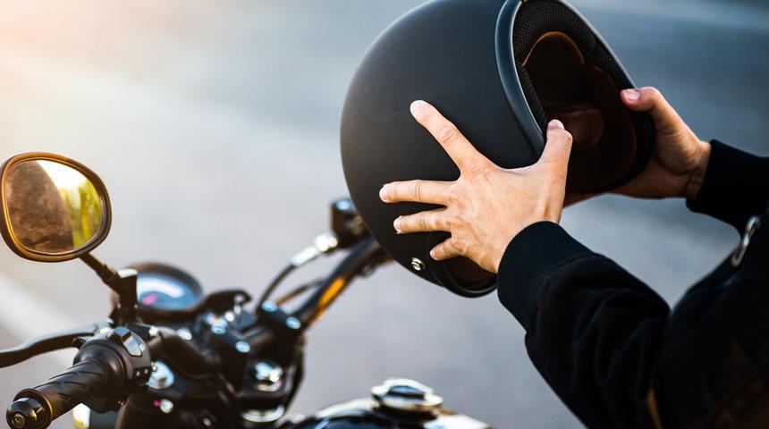 78/1-b trafik cezası nedir, ceza tutarı ne kadar? 78/1-b trafik cezası maddesi ihlal konusu nedir, kimlere uygulanır?