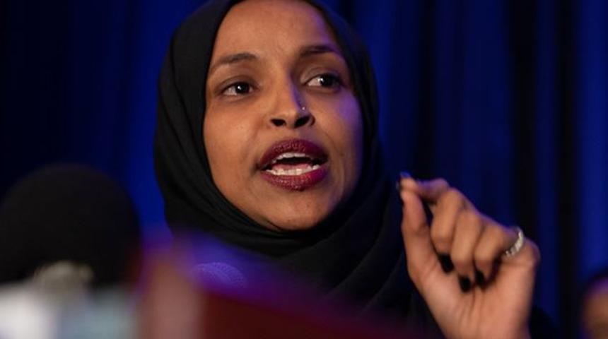 Son dakika: ABD'deki M&uuml;sl&uuml;man vekil Ilhan Omar hakkında ihra&ccedil; kararı