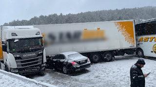 Son dakika: Bolu'da zincirleme kaza trafiği felç etti! İstanbul yönüne ulaşım engeli