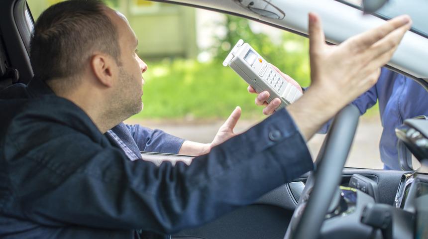 48/8 trafik cezası nedir, ceza tutarı ne kadar? 48/8 trafik cezası maddesi ihlal konusu nedir, kimlere uygulanır?