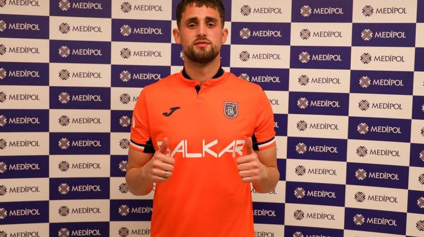 Başakşehir'den ses getirecek transfer hamlesi! Bir zamanların genç yıldızı artık Türkiye'de!