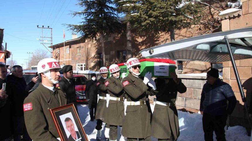 Ahlatlı Kıbrıs Gazisi Ahmet Şeker toprağa verildi