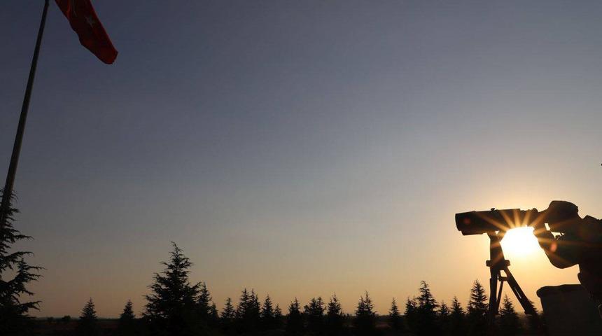 SON DAKİKA | MSB duyurdu: Ülkemizden Yunanistan'a ve Bulgaristan’dan ülkemize yasa dışı yollarla geçmeye çalışan 11 kişi yakalandı