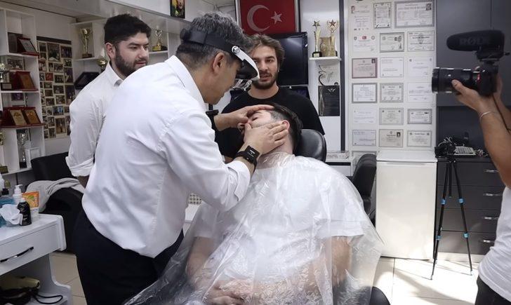 ASMR videolarıyla aldı başını gitti! O ismin de berberliğini yapmış!
