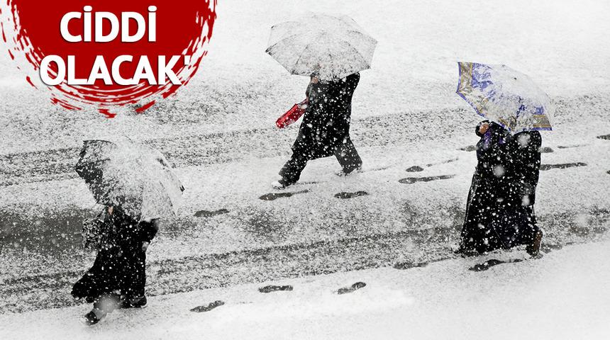 Kar derken şimdi de fırtına! 'İstanbullular büyük fırtınaya hazırlıklı olsun' diyerek duyurdu, hızı...