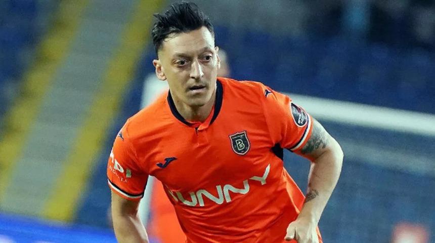 Mesut Özil kimdir, kaç yaşında ve nereli? Mesut Özil futbolu bırakıyor mu, neden? Ünlü futbolcu ile ilgili flaş iddia!