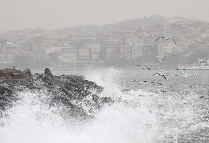 İstanbullular dikkat | Meteoroloji ve AFAD'dan sonra bir uyarı da İmamoğlu'ndan: Zorunlu olmadıkça..