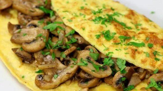Sofranıza renk katacak: Mantarlı omlet tarifi! Kahvaltını vazgeçilmezi mantarlı omlet nasıl yapılır?