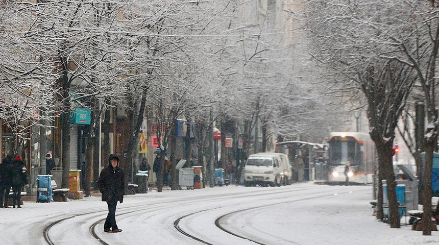 Valilik duyurdu! O ilde engelli ve hamile kamu personeline kar izni