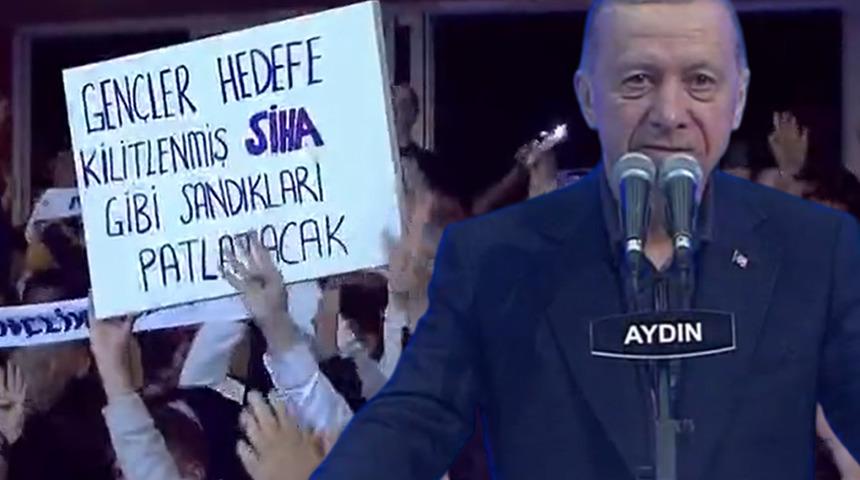 Cumhurbaşkanı Erdoğan, 'Gence bak gence' dedi... Tüm salon oraya döndü! Dikkat çeken pankart