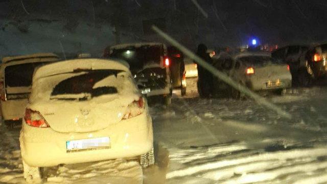 Isparta'da Davraz Kayak Merkezi yolunda 1000 araç mahsur kaldı! Sosyal medyadan yardım istediler, AFAD çalışma başlattı