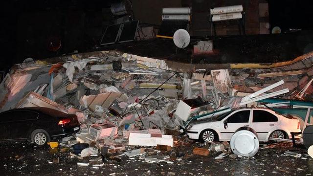 Son dakika... Devlet hastanesi ve polisevi de çöktü! Hatay Valisi duyurmuştu, görüntüler geldi