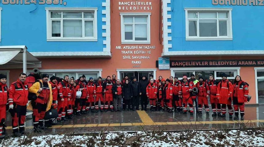 Bahçelievler Belediyesi, deprem bölgesine 40 kişilik arama kurtarma ekibi sevk ediyor