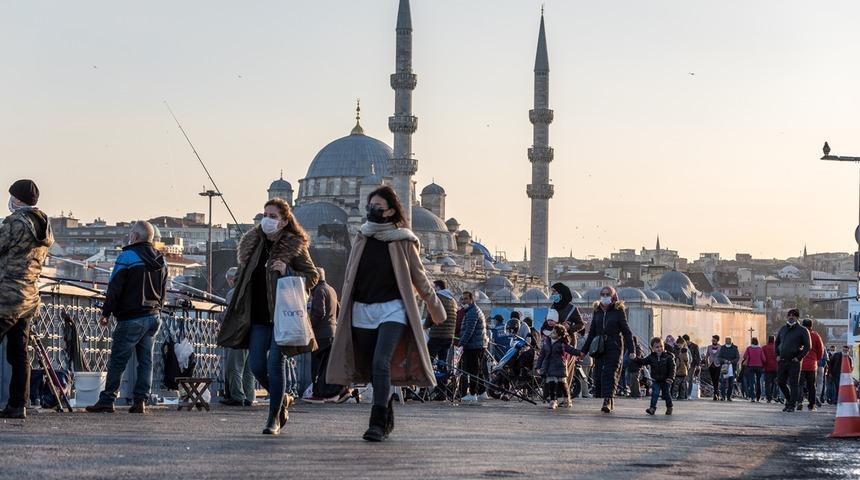 TÜİK duyurdu: Türkiye nüfusu 85 milyonu geçti: İstanbul'da kilometrekareye 3.062 kişi düştü