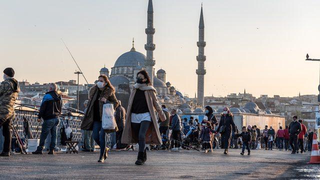 TÜİK duyurdu: Türkiye nüfusu 85 milyonu geçti: İstanbul'da kilometrekareye 3.062 kişi düştü