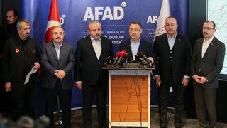 SON DAKİKA | Deprem sonrası okullar tatil mi? Fuat Oktay duyurdu! 10 ilde okullarda eğitime 1 hafta ara verildi