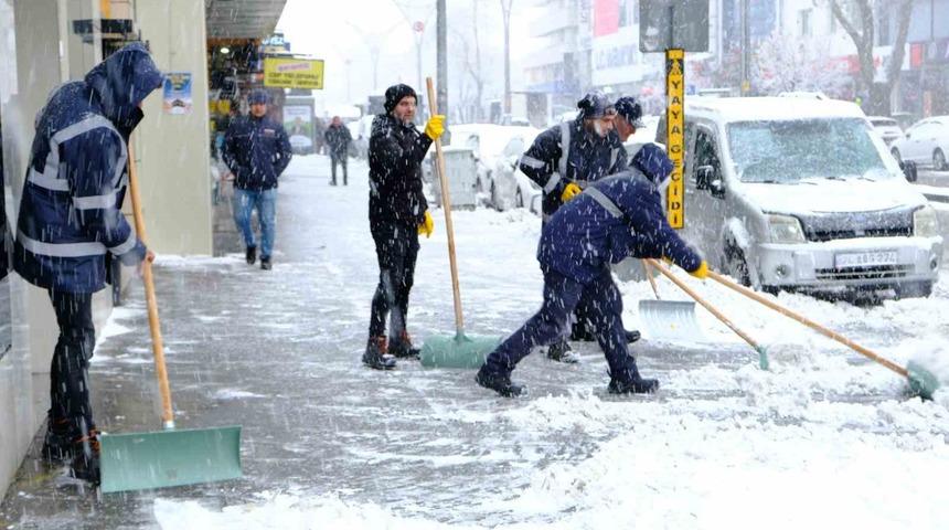 Erzincan beyaza büründü
