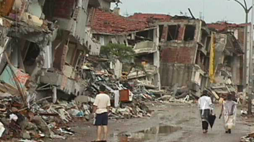 17 Ağustos 1999 Marmara Gölcük depreminde kaç kişi öldü? 1999 İstanbul'da hissedilen depremin büyüklüğü kaçtı?