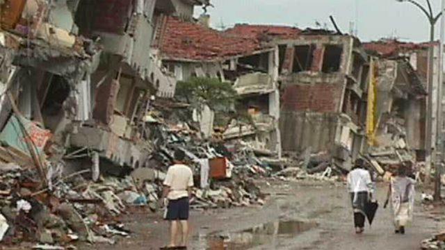 17 Ağustos 1999 Marmara Gölcük depreminde kaç kişi öldü? 1999 İstanbul'da hissedilen depremin büyüklüğü kaçtı?