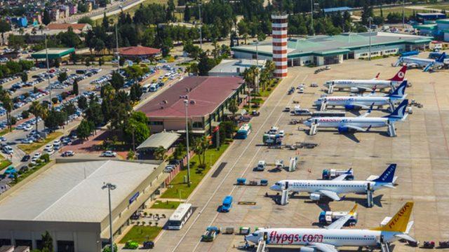 Adana Havalimanı'nda uçuşlar durduruldu mu? Adana Havalimanı'nda uçuşlar ne zamana kadar ertelendi? Kahramanmaraş depremi sonrası flaş karar!