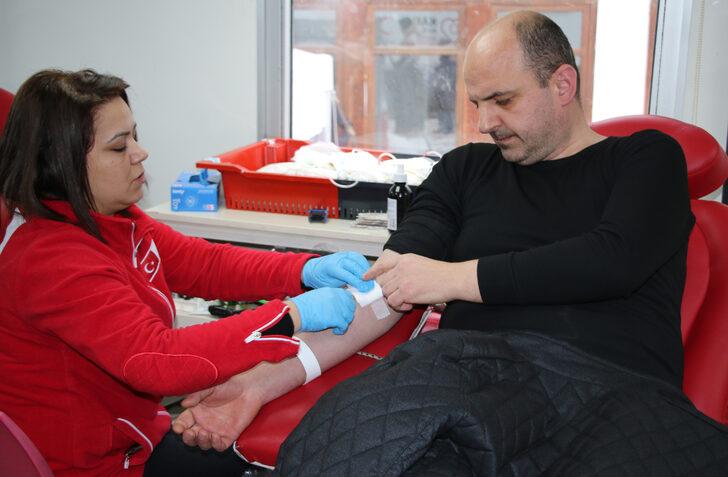 Kütahya’da deprem bölgesine kan bağışı G4