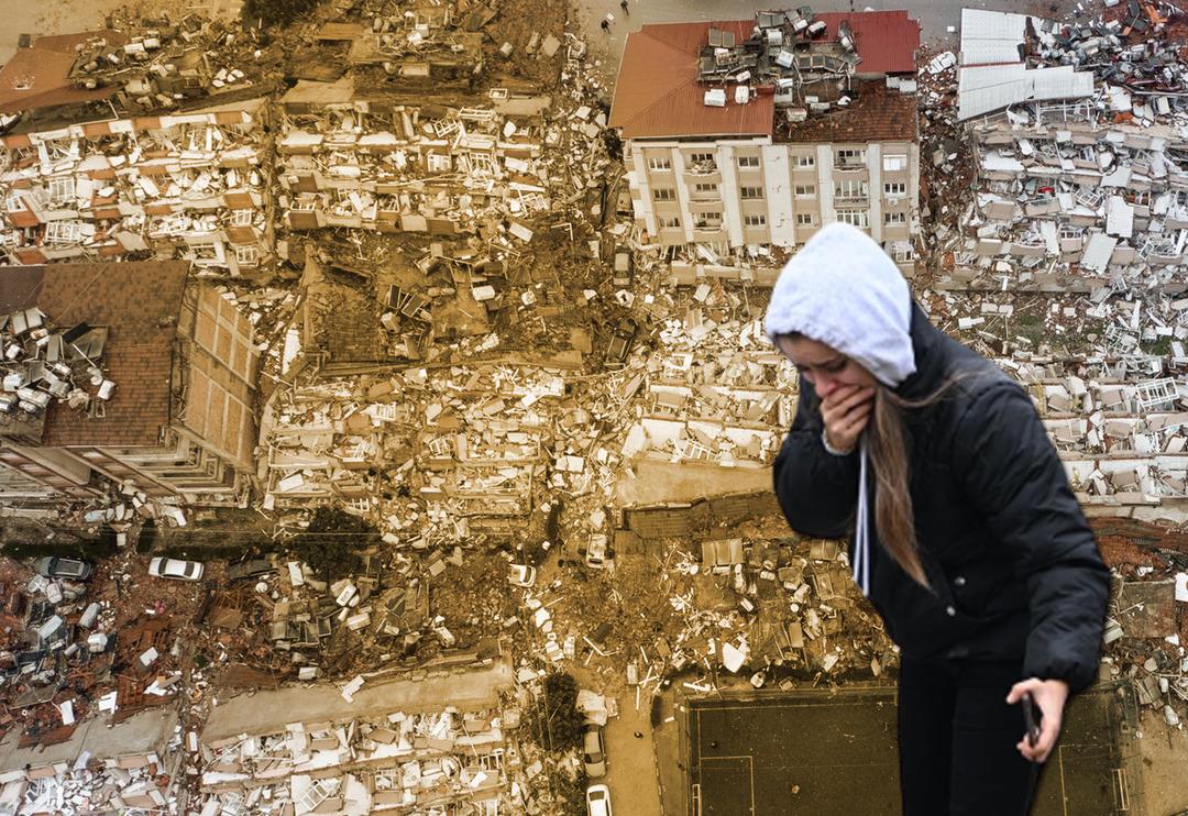 Deprem sonrası endişe y&uuml;zlerinden okundu! T&uuml;rkiye'yi ağlatan kareler: Babayla &ccedil;ocukları saatleri sonra kurtarıldı