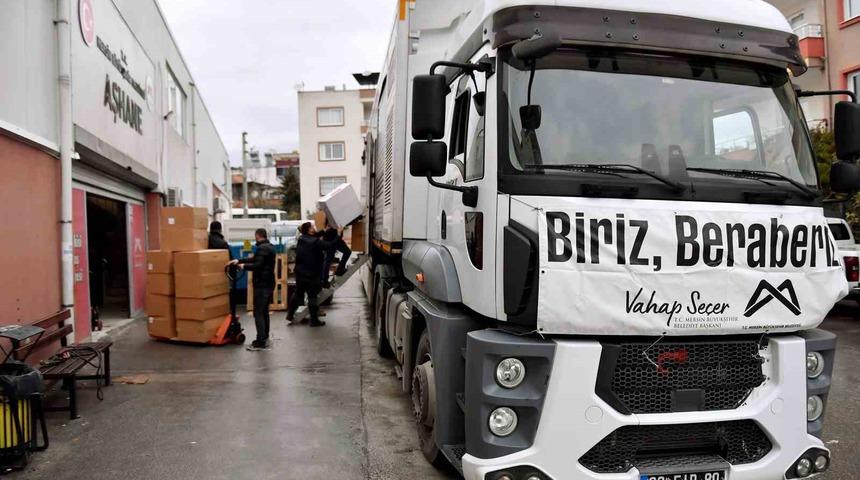 Mersin Büyükşehir Belediyesinden deprem bölgesine destek