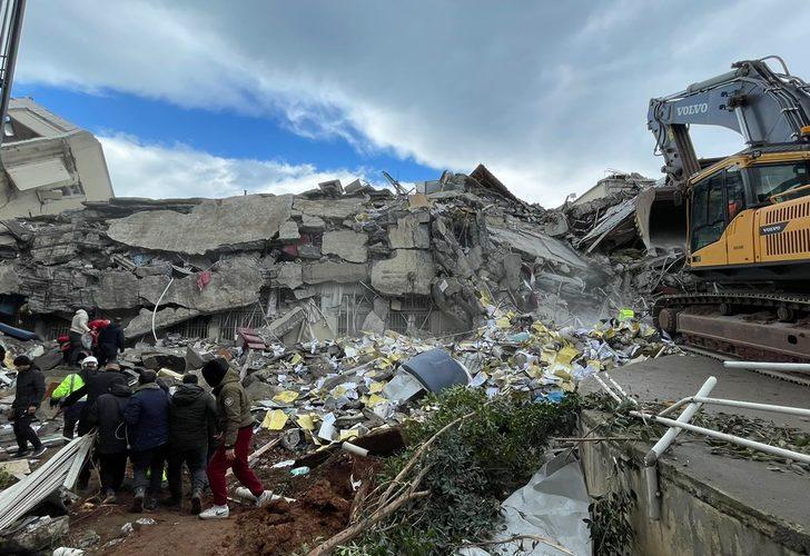 Depremde hayatını kaybedenler için Mescid-i Aksa'da gıyabi cenaze namazı