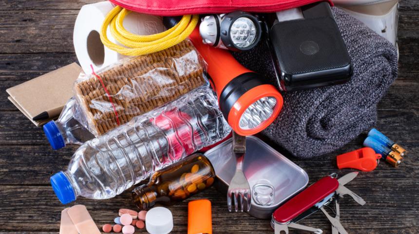Deprem çantasında olması gerekenler neler? Deprem çantası nasıl hazırlanır, nerede durmalı?
