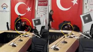 Ulaştırma Bakanı Adil Karaismailoğlu depreme canlı yayında yakalandı! Deprem biter bitmez yanına koştular…